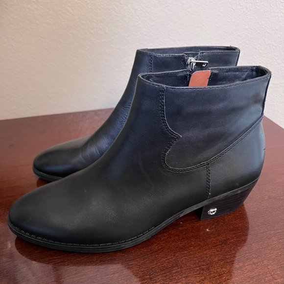 Coach Dannie  black leather ankle bootie size 8 B - Picture 1 of 9